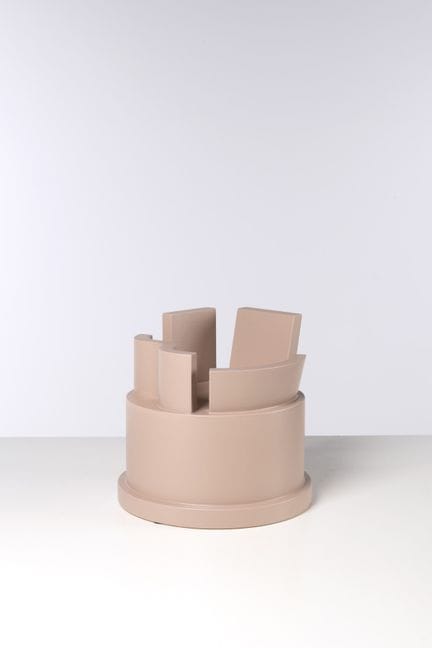 xx 埃托雷·索特萨斯（1917-2007）
雕塑感杯具——“Mari”款
“Antiche Cer