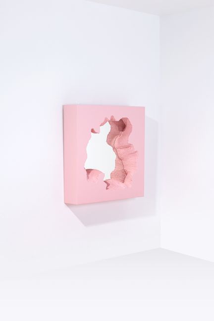 x Snarkitecture (founded in 2008)
Mirror - "Broken
