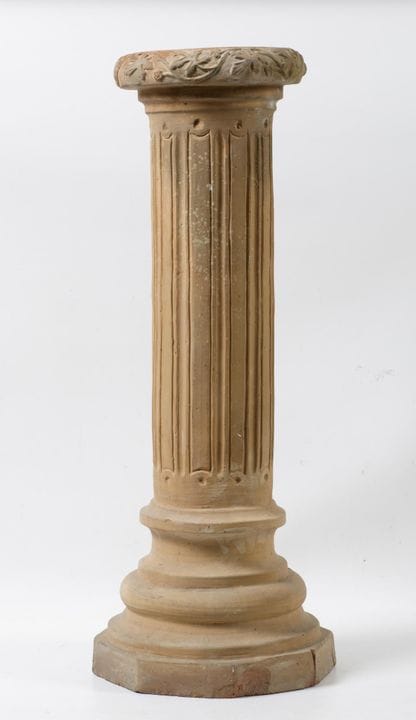 Colonne en terre cuite d'après des modèles du XIXe