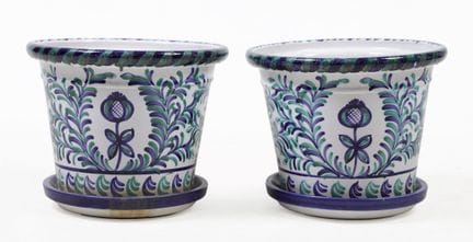 一对法贾劳扎陶瓷花盆，20世纪
尺寸：每件42 x 51 厘米