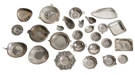 Lot de vingt-six cendriers en argent poinçonné, XX