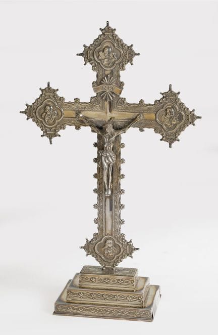 Croix espagnole en argent, titre 916, XXe siècle
A