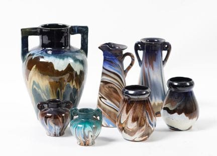 Sept vases en céramique de Vallauris (France), sec