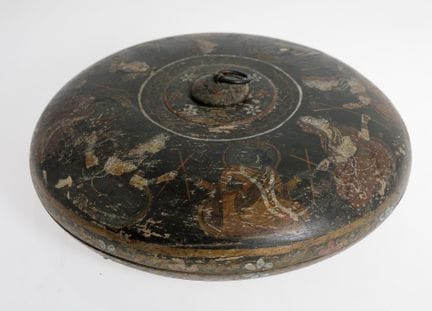 Boîte à tabac circulaire, nord de l'Inde, d'après 
