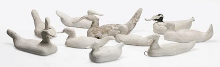 Dix canards décoratifs, XXe siècle
En bois sculpté