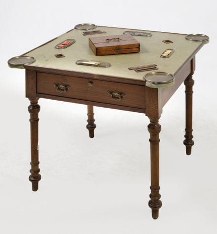 Table de jeux, Espagne, milieu du XXe siècle
Dotée