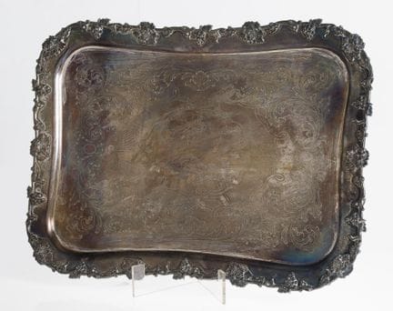 Plateau en argent poinçonné, atelier d'orfèvrerie 