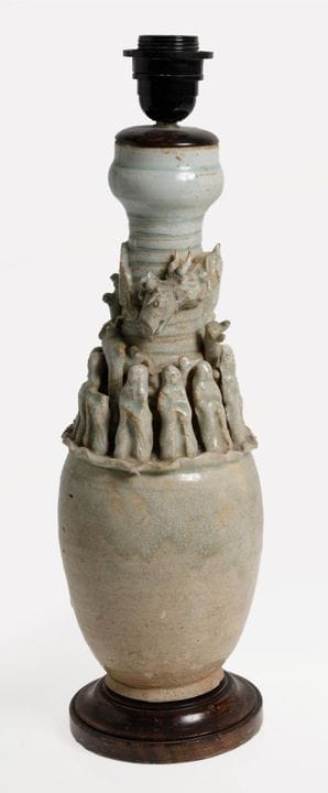Lampada da tavolo realizzata a partire da un vaso 
