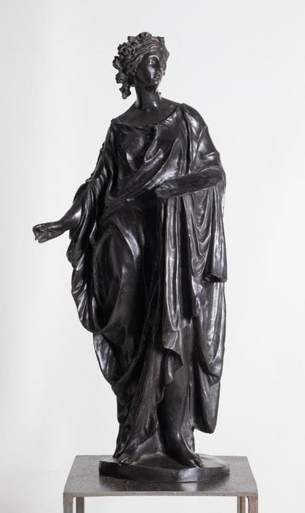 意大利或法国画派
（19世纪）
《绘画的寓言》
做旧青铜雕塑。
置于带有氧化痕迹的钢制底座上。
尺寸