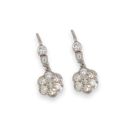 OHRRINGE, ROSETTE, PLATIN MIT DIAMANTEN
Paar Ohrri