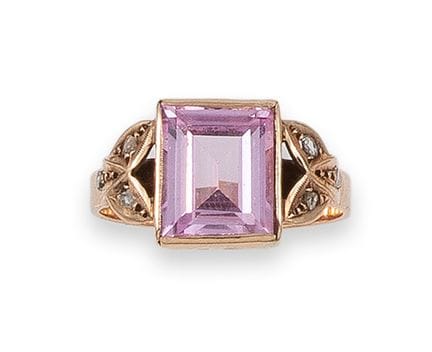 BAGUE, ANNÉES 1940, OR ROSE 14 CARATS AVEC PIERRE 
