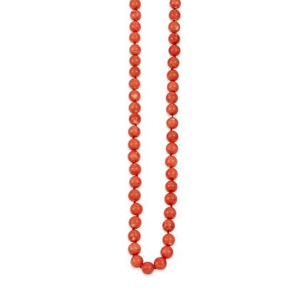 COLLAR DE CUENTAS DE CORAL CON CIERRE DE ORO Y DIA