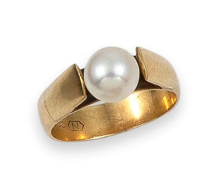 BAGUE EN OR 14 CARATS AVEC PERLE
Bague en or jaune