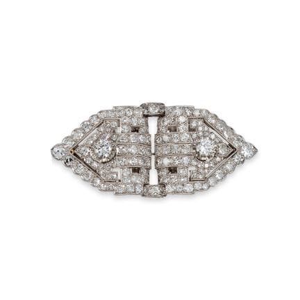 BROCHE À DOUBLE CLIP EN PLATINE ET DIAMANTS
Broche