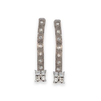 BOUCLES D'OREILLES, OR ET DIAMANTS
Paire de boucle