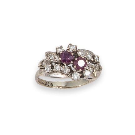 RING, 14 KARAT GOLD MIT RUBIEN UND DIAMANTEN
Ring 