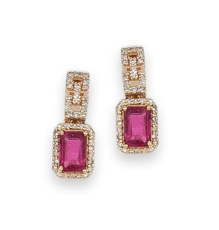 BOUCLES D'OREILLES, OR, RUBELLITES ET DIAMANTS
Pai