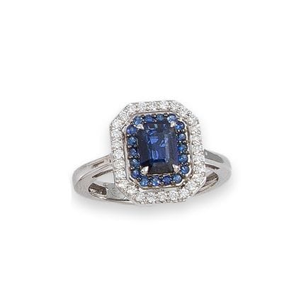 RING AUS WEISSGOLD MIT SAPHIR UND BRILLANTGESCHLIF