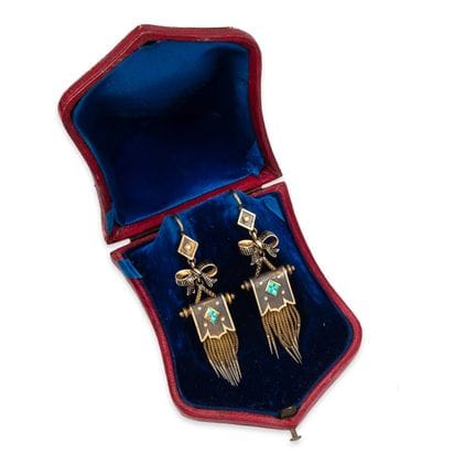 BOUCLES D'OREILLES LONGUES, FIN DU XIXe SIÈCLE, OR