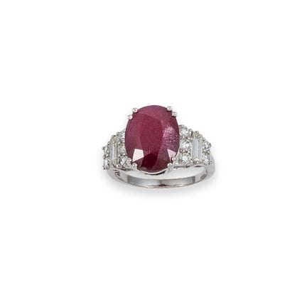 RING, GOLD MIT ZERTIFIZIERTEM RUBIN UND DIAMANTEN
