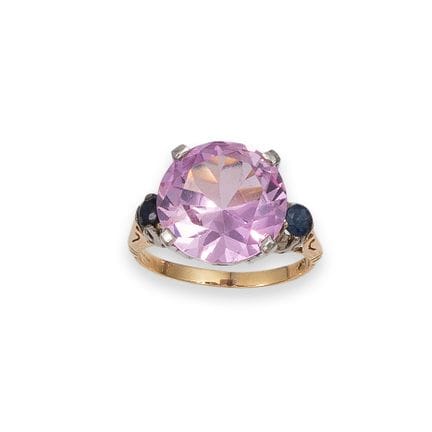 RING, GOLD MIT „ROSE DE FRANCE“-AMETHYST UND SAPHI