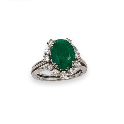 ANELLO, ORO, SMERALDO E DIAMANTI
Anello in oro bia