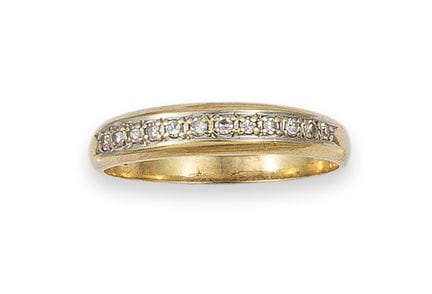 BAGUE EN OR 14 CARATS AVEC DES DIAMANTS
Bague en o