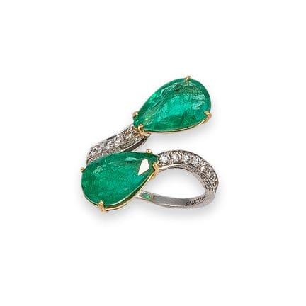 ANELLO "TOI ET MOI", IN ORO CON SMERALDI E DIAMANT