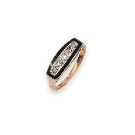 BAGUE EN OR ET PLATINE, SERTIE DE DIAMANTS ET D'ÉM