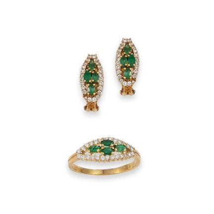ENSEMBLE DE BOUCLES D'OREILLES ET DE BAGUE, EN OR,