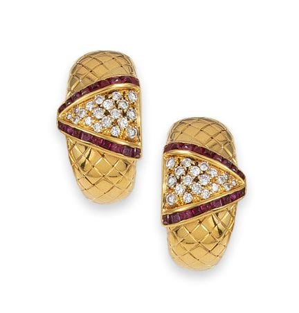 PAIRE DE BOUCLES D'OREILLES, OR, DIAMANTS TAILLÉS 