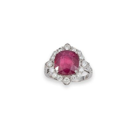 RING, GOLD, ZERTIFIZIERTER RUBIN UND DIAMANTEN
Rin