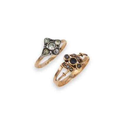 LOT DE DEUX BAGUES ANCIENNES, EN OR ET DIAMANTS
Lo
