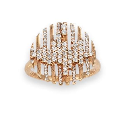 BAGUE EN OR ROSE SERTI DE DIAMANTS
Bague en or ros