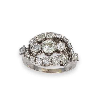 RING, PLATIN MIT DIAMANTEN
Ring aus Platin mit Dia