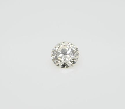 Round brilliant-cut diamond on paper, N/R, VS1
Wei