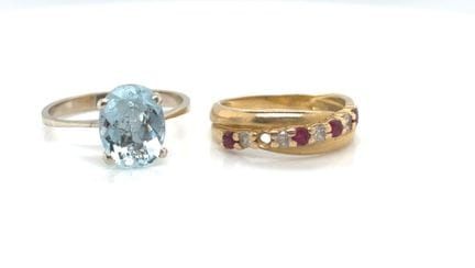 Two rings in yellow and white gold (750‰):
-one se