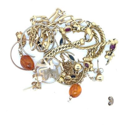 Lot of gold SCRAP (750 and 585‰).
Gross weight: 20