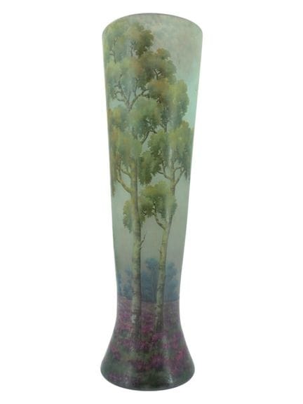 DAUM
Large cylindrical vase with a slightly flared