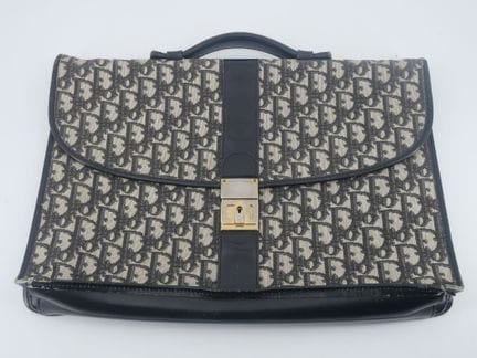 DIOR
DIOR-AKTENTASCHE aus Leder und Canvas mit dem