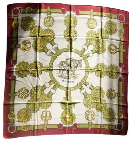 HERMES.
„Cuivreries“
Seidentwill-Tuch, auberginefa