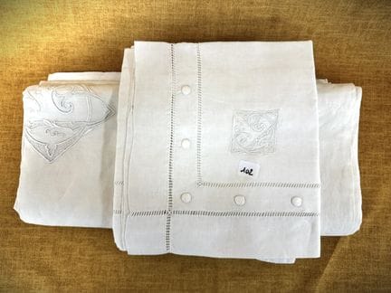 Parure de drap + 2 taies décor plumetis