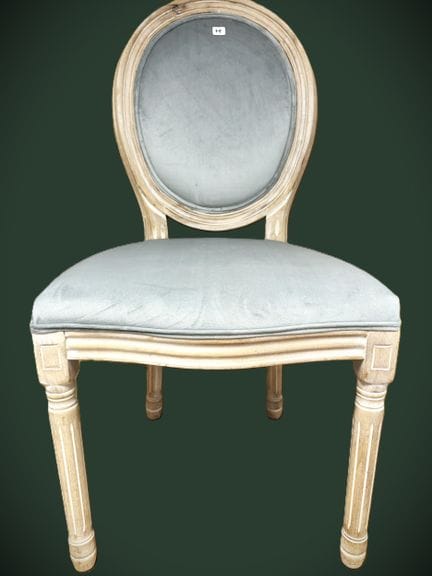Silla tapizada azul