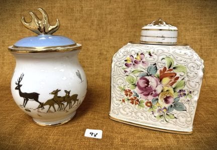 Flacon à thé en porcelaine + 1 pot à tabac