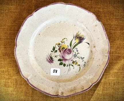 APREY assiette à décor de rose pourpre et tulipe j