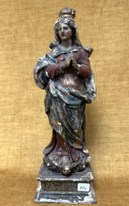 Statuette of the Virgin Mary, crowned, with hands 