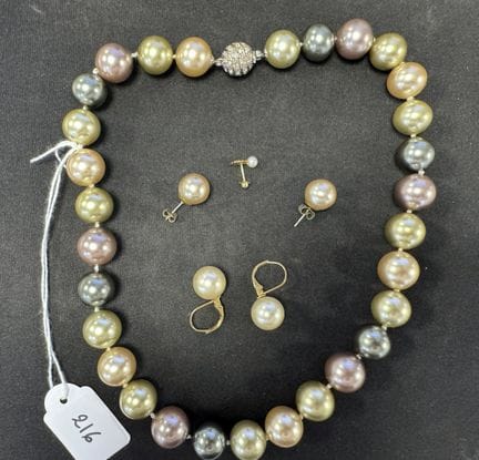 Collar de perlas de fantasía + pendientes de perla