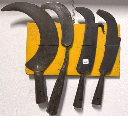 Lot de 4 serpes en fer forgé époque 19ième