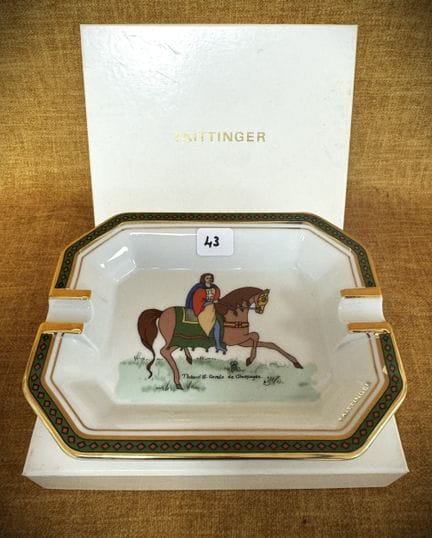 TAITTINGER cendrier à décor de cavalier dans sa bo
