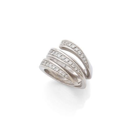 FRED

Ring „Serpentine“

Mit runden Diamanten im B